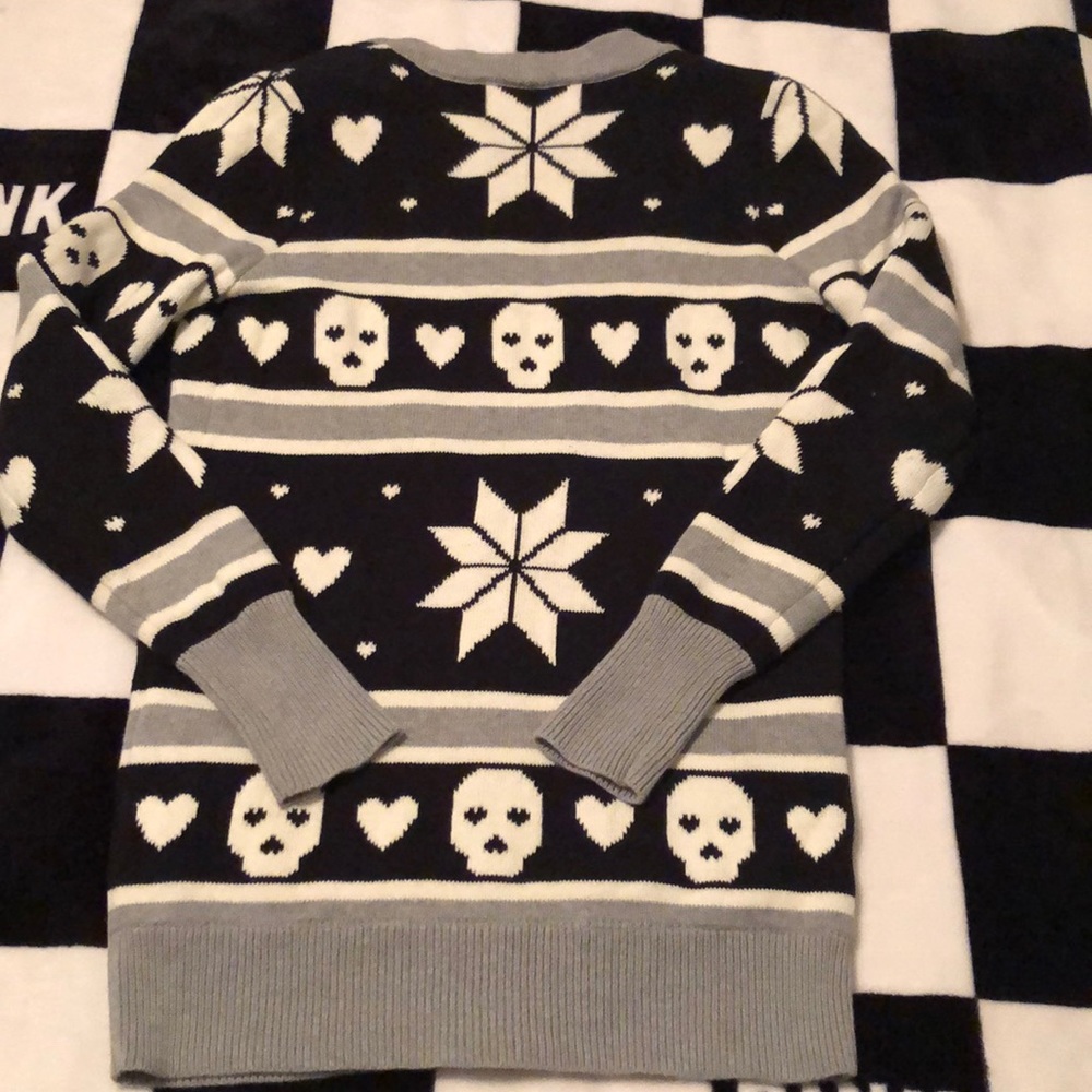 Rare Skull Victoria’s Secret Pink Cardigan 💕 - Picture 5 of 5